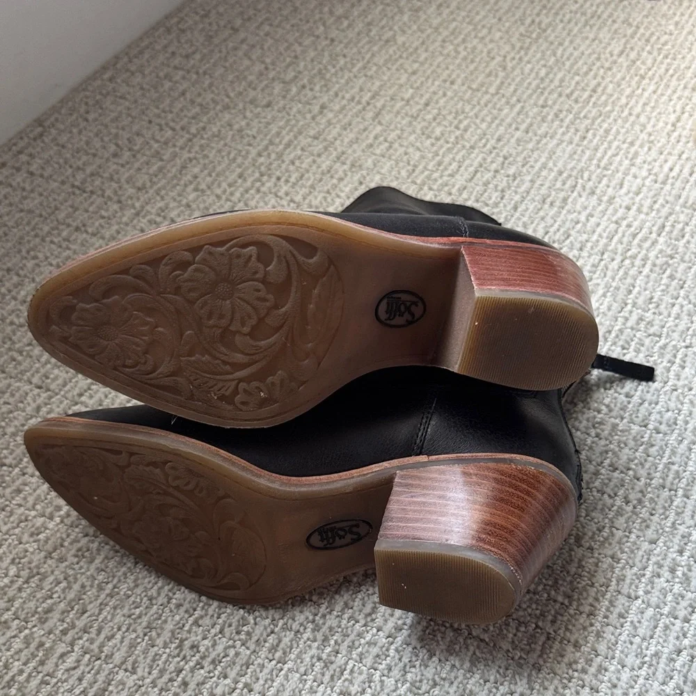 Black Leather Ankle Boots - Women's Western Style